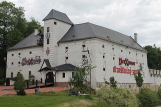 Draxmoor: Strašidla v podzemí i ve výtahu. Tento zámek nedá lidem spát